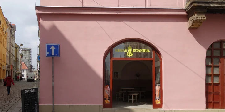 Kebab v tortille nebo chlebu i velký a malý box s hranolky: hovězí nebo kuřecí