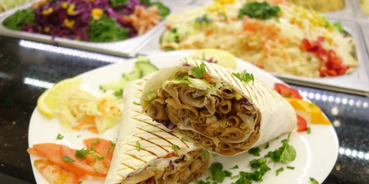 Kebab v tortille nebo chlebu i velký a malý box s hranolky: hovězí nebo kuřecí