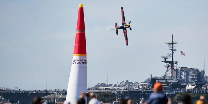 Fanděte Martinu Šonkovi: zájezd na Red Bull Air Race Balaton vč. vstupenky