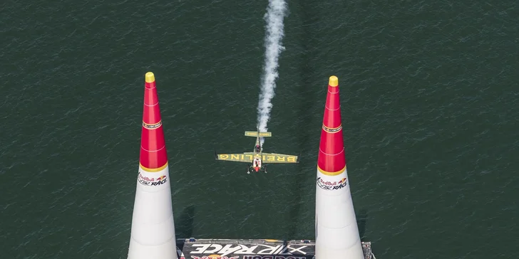 Fanděte Martinu Šonkovi: zájezd na Red Bull Air Race Balaton vč. vstupenky
