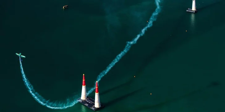 Fanděte Martinu Šonkovi: zájezd na Red Bull Air Race Balaton vč. vstupenky
