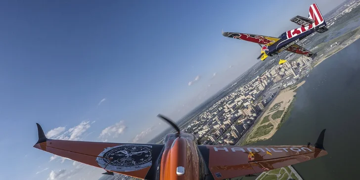Fanděte Martinu Šonkovi: zájezd na Red Bull Air Race Balaton vč. vstupenky