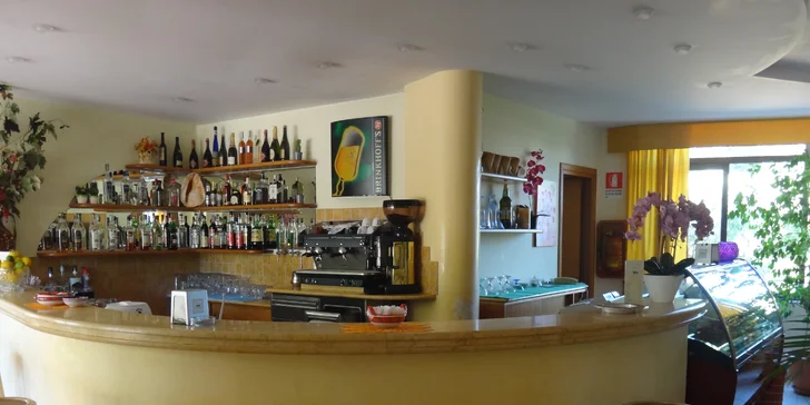 Kalábrie letecky z Brna: 8 dní v hotelu s polopenzí nebo light all inclusive