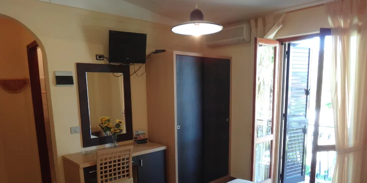 Kalábrie letecky z Brna: 8 dní v hotelu s polopenzí nebo light all inclusive