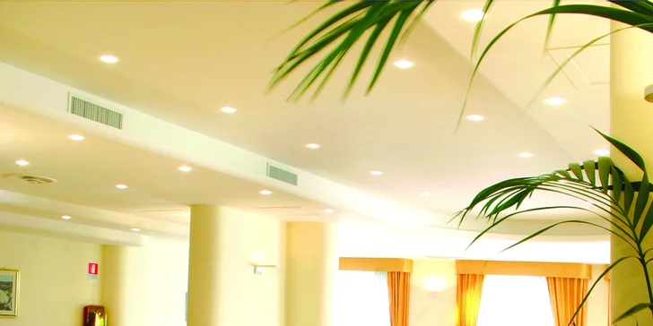 Kalábrie letecky z Brna: 8 dní v hotelu s polopenzí nebo light all inclusive
