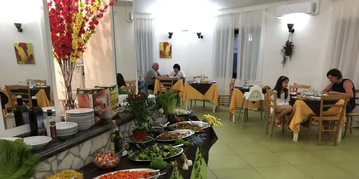 Kalábrie letecky z Brna: 8 dní v hotelu s polopenzí nebo light all inclusive