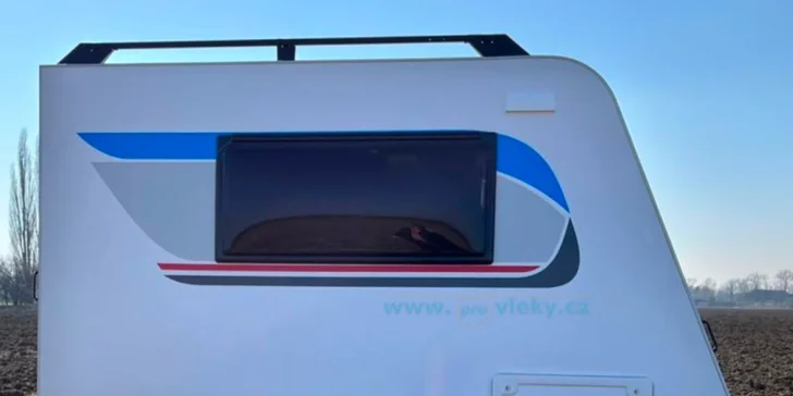
Obytný vůz si můžete pronajmout na jeden či dva týdny. 