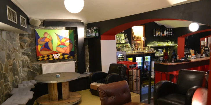 1–2 pizzy dle výběru, domácí limonáda i dezert v restauraci ve Vršovicích