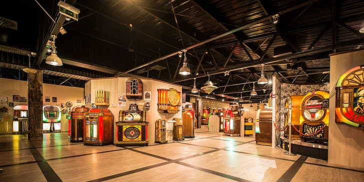 Vstupenka do muzea jukeboxů a pinballů vč. hracích tokenů pro děti i dospělé