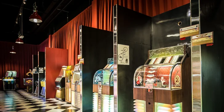 Vstupenka do muzea jukeboxů a pinballů vč. hracích tokenů pro děti i dospělé