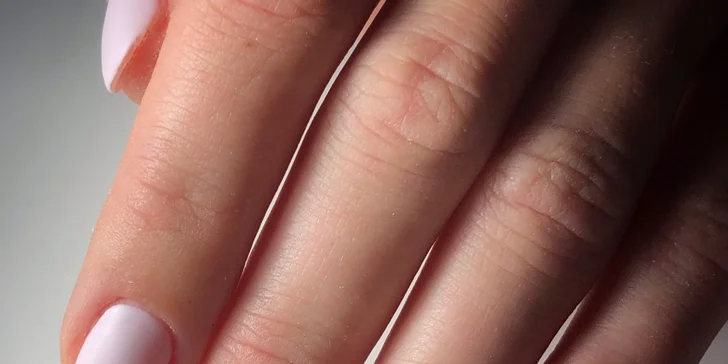 Manikúra, P-Shine či modeláž gelem v Happy Hands Studiu