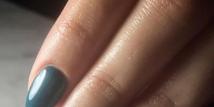Manikúra, P-Shine či modeláž gelem v Happy Hands Studiu