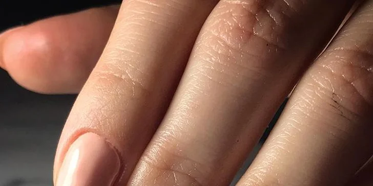 Manikúra, P-Shine či modeláž gelem v Happy Hands Studiu