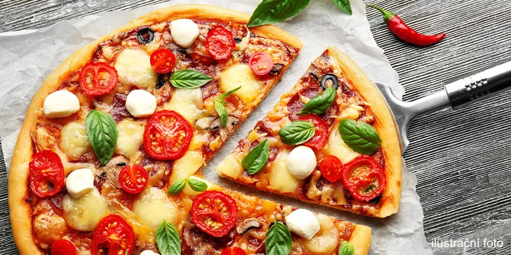 Italská klasika v restauraci i domů k filmu: až 4 pizzy o průměru 32 cm