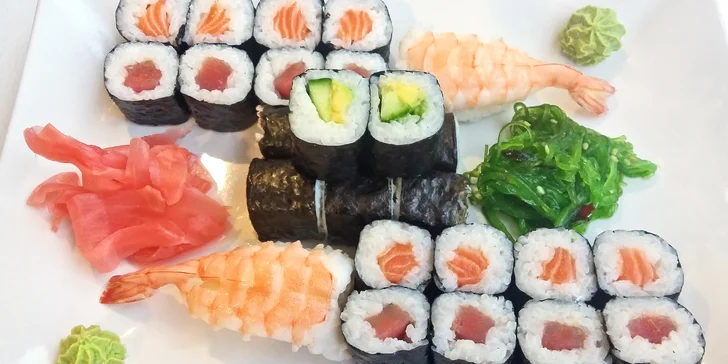 Sushi sety s až 80 kousky: rolky s lososem, úhořem, tuňákem i vegetariánské