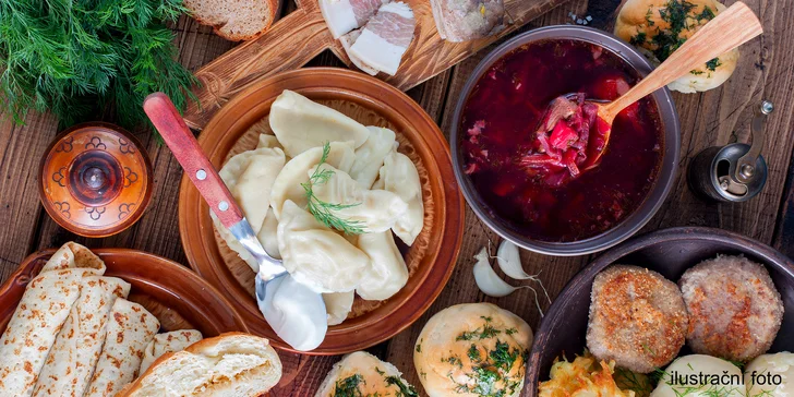 Ukrajinské menu: boršč, vareniky s náplní, palačinky s polevou a limonáda
