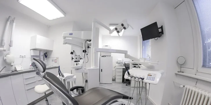 Stihnou jak odstranění zubního kamene, tak pigmentace pomocí Airflow i fluoridaci zubů.