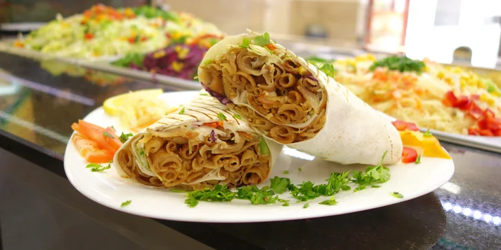 Kebab v tortille nebo chlebu i velký a malý box s hranolky: hovězí nebo kuřecí