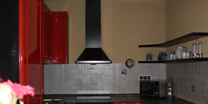 Pobyt na ranči ve stylu Provence: moderní apartmán s kuchyňkou a bazén