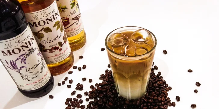 Takhle skvěle vypadá ice latte.