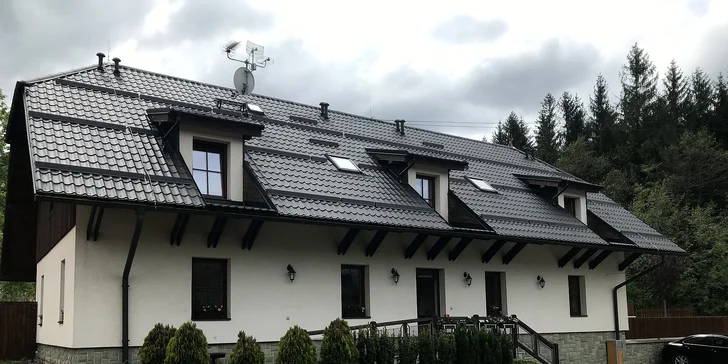 Koleno jako z pohádky: až 2200 g poctivé pečínky a třeba i slivovice
