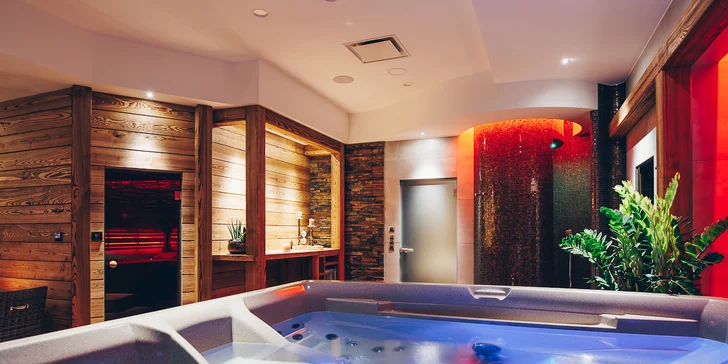 2 hodiny v ráji: privátní wellness & spa s lahví prosecca i miskou jahod pro dva