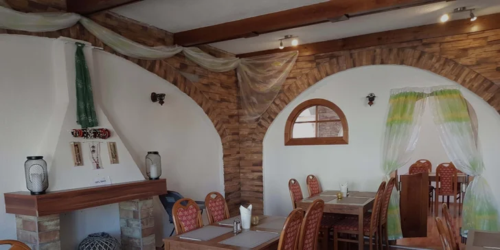 Chuť Indie: masové nebo vegetariánské degustační menu pro 2 osoby