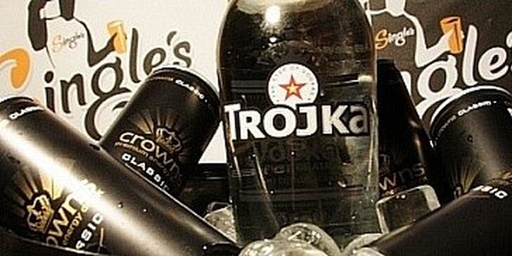 690 Kč Loď Trojka vodka a Crowns energy drinks v Singles v hodnotě 1380 Kč