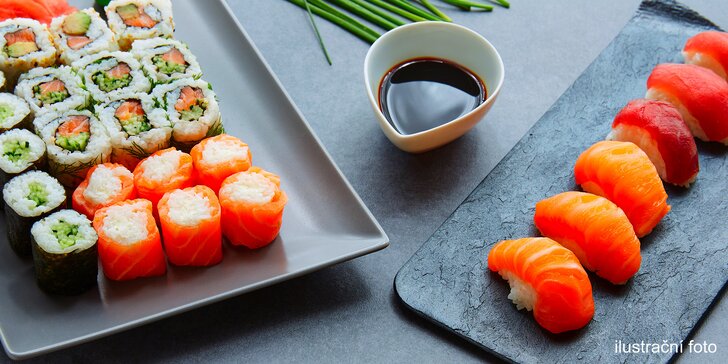Smlsněte si na sushi: rolky s lososem, tuňákem i vege v setech 24–42 kusů