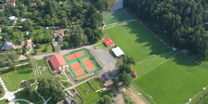 Otevřeno je celý rok, hlavní sezóna je od dubna do září. 