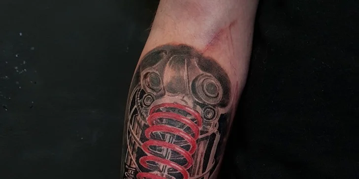 Nové tetování od tatéra Quang Anh z DA Ink u náměstí Jiřího z Poděbrad