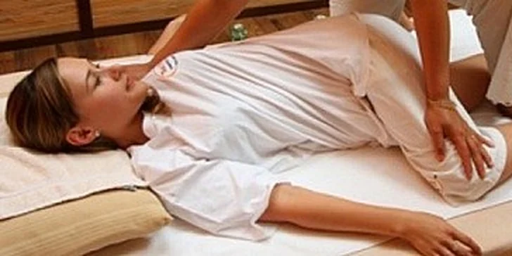 Shiatsu masáž vč. techniky thajských masáží a thajského pasivního strečinku