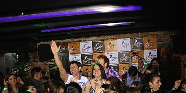 Drinky v Single's showbaru v hodnotě 600 Kč
