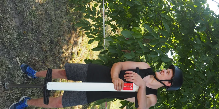 Zahopsejte si: klokaní boty nebo pogo skákací tyč na 30, 60 nebo 90 min.