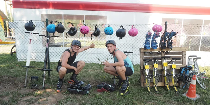 Zahopsejte si: klokaní boty nebo pogo skákací tyč na 30, 60 nebo 90 min.