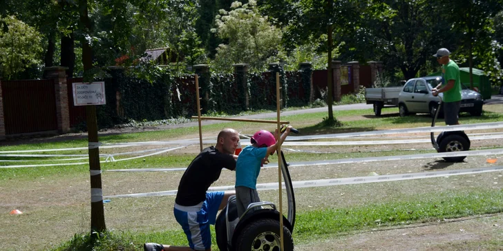Vozítko Segway na 30, 60 či 90 minut: jízda po vyznačené dráze s dozorem