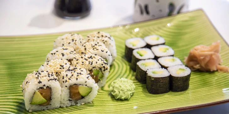 Sushi sety s 8–24 rolkami: kousky lososem, tuňákem i vege
