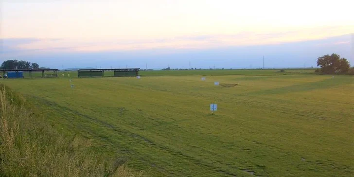 Vstup na driving range pro dva a 100 nebo 400 míčků