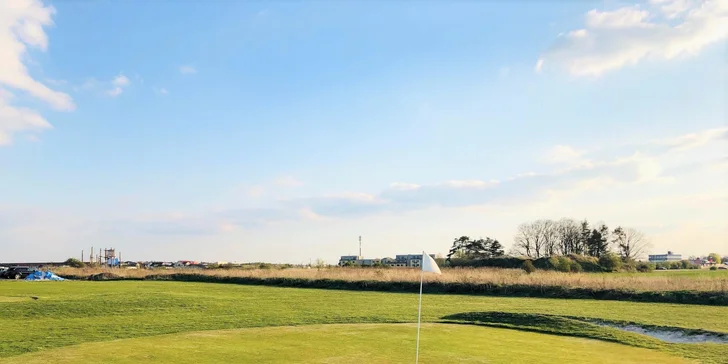 Vstup na driving range pro dva a 100 nebo 400 míčků