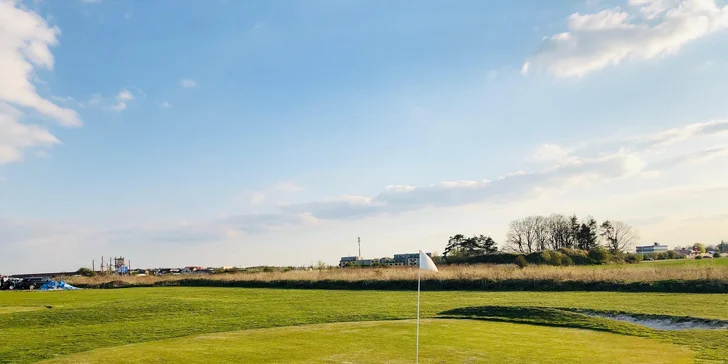 Vstup na driving range pro dva a 100 nebo 400 míčků