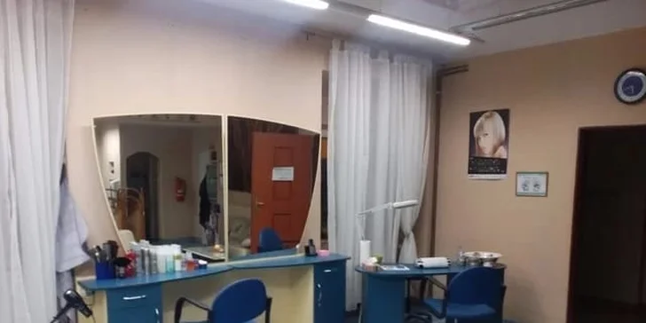 Upravené nehty s manikúrou vč. lakování gel lakem či masáže rukou