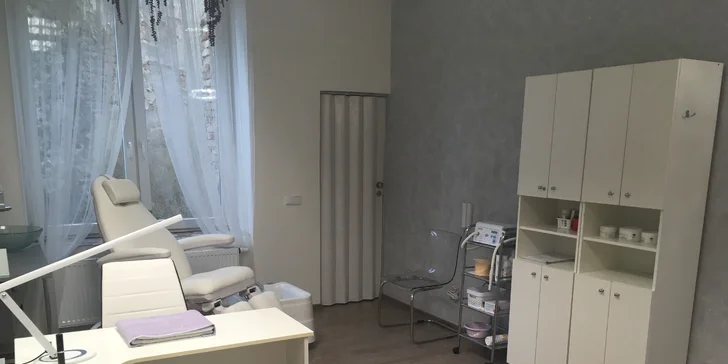 Kosmetický balíček včetně masáže obličeje a krku i ošetření pro aknózní pleť