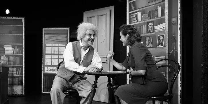 Vstupenka na představení Relativita v divadle v Řeznické: Miroslav Táborský jako Albert Einstein