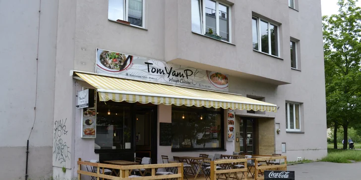 24–50 ks sushi i miso polévky a závitky: rolky s lososem, avokádem i krabem