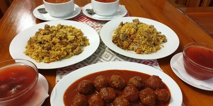 4chodové rusko-uzbecké menu: polévka, plov, masové koule a kisel
