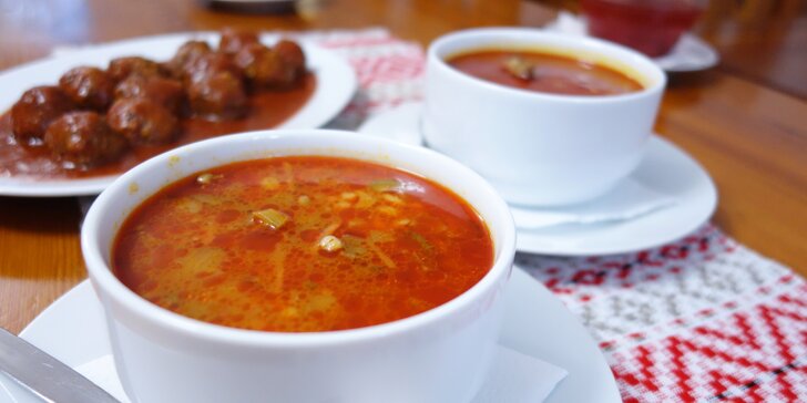 4chodové rusko-uzbecké menu: polévka, plov, masové koule a kisel