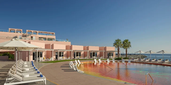 Prosluněné dny v emirátu Fujairah: 4–12 nocí v 5* hotelu, bazén a wellness