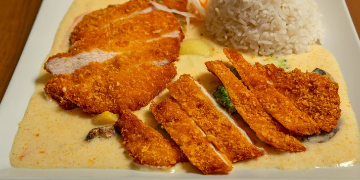 V asijské restauraci Asian Hai Duong Quan vám ukuchtí vietnamské žluté kari s rýží, zeleninou a kuřecím nebo hovězím masem (podle výběru).