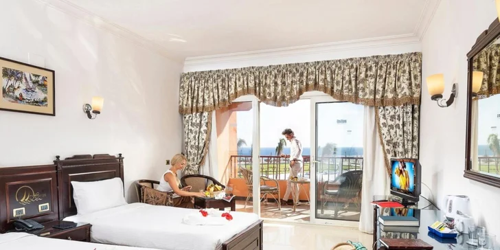 K pokojům náleží balkon či terasa.