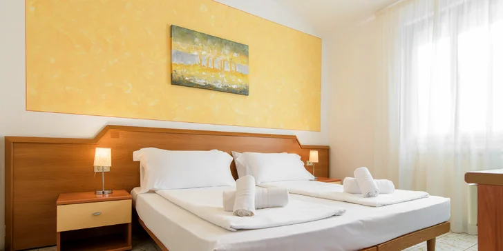Ubytujete sa v moderných apartmánoch s TV, Wi-Fi pripojením a klimatizáciou.